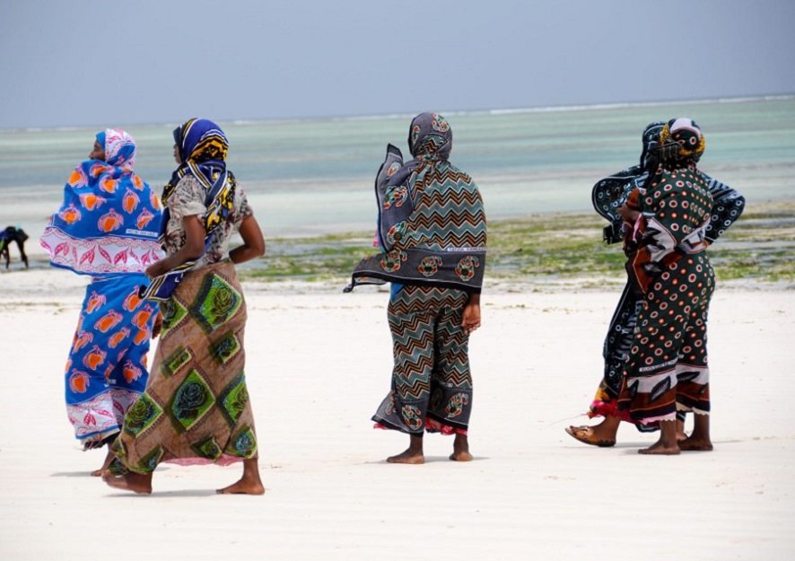 swahili culture in Zanzibar women wear khanga