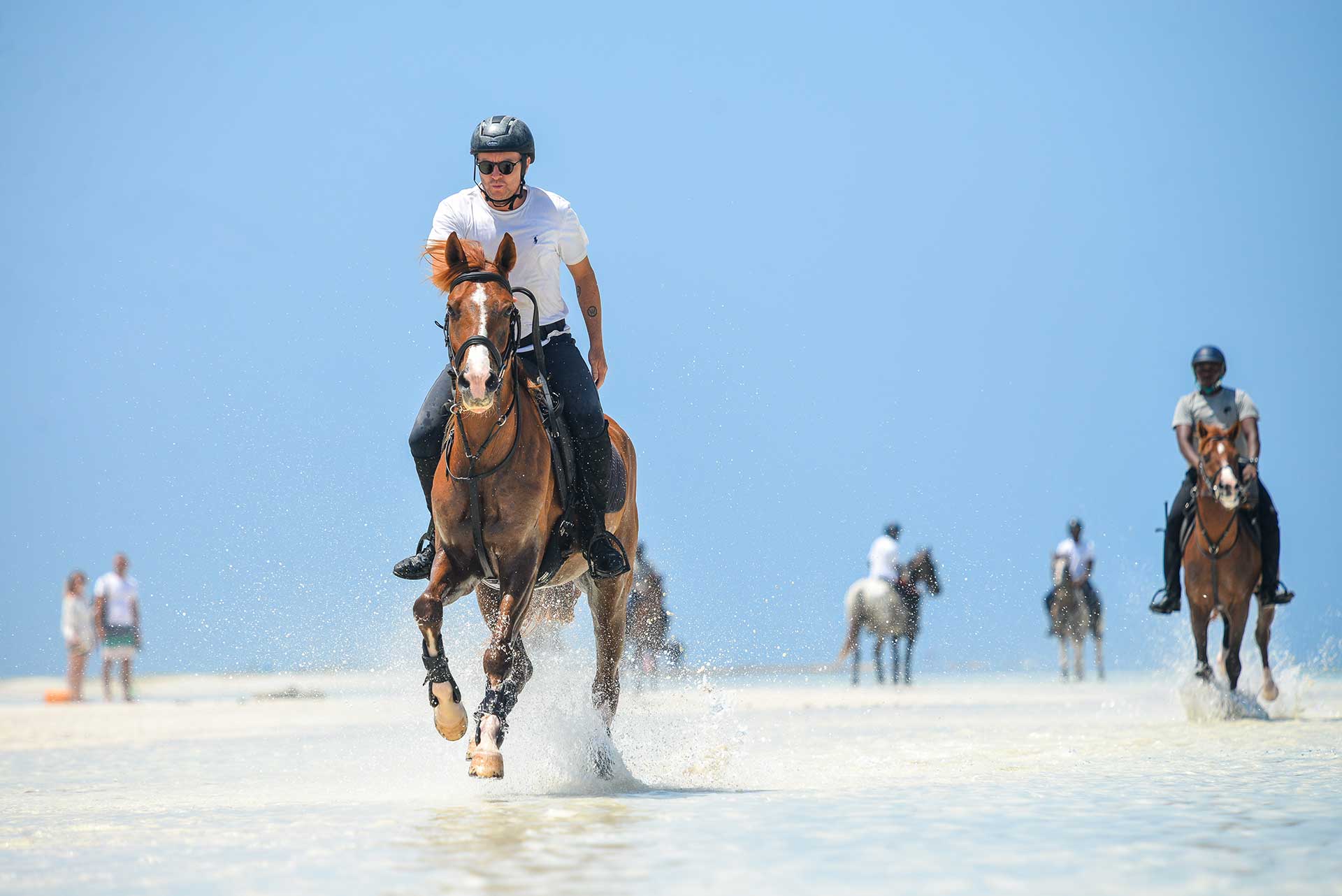 horseback riding in Zanzibar enjoy racing moment